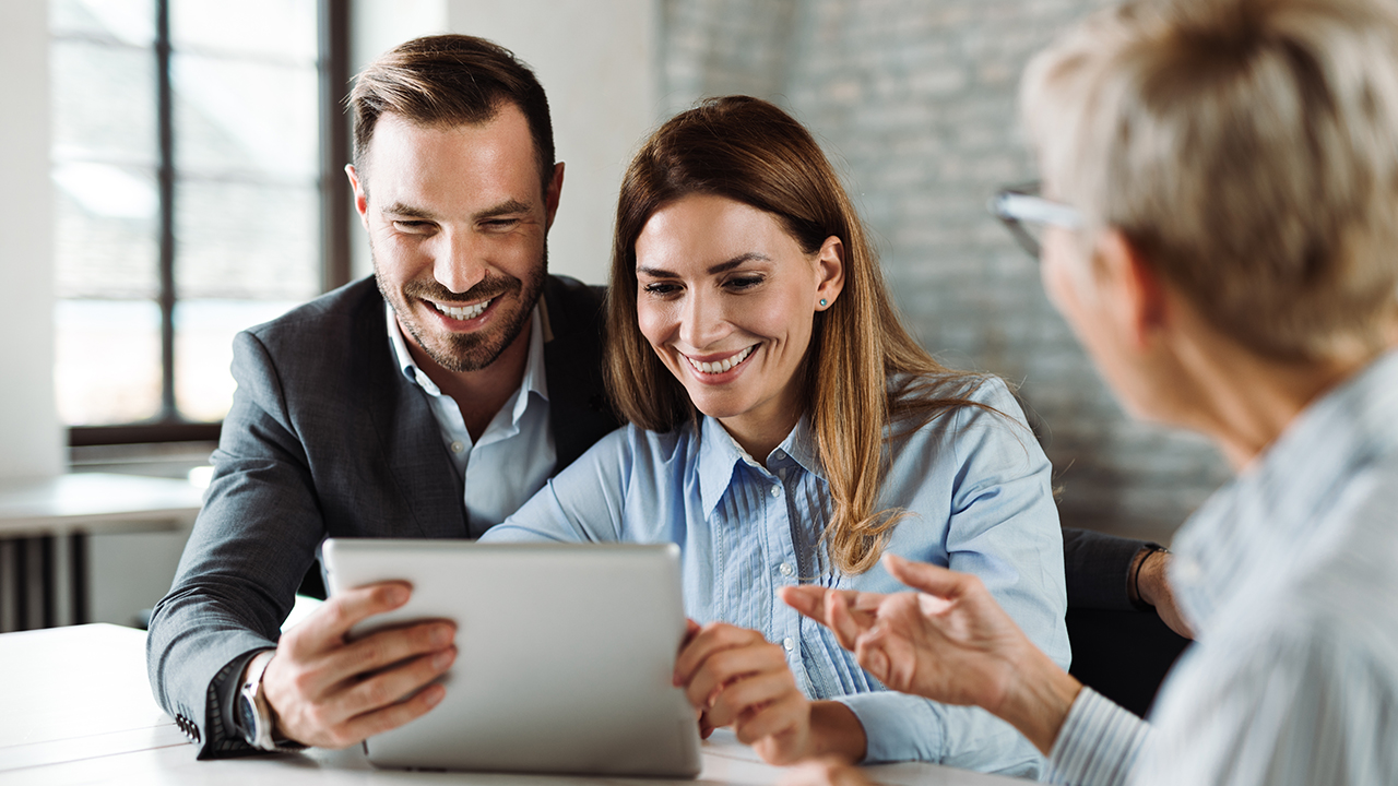 Navigating the Future of Insurance: The Strategic Imperative of Cloud Migration 